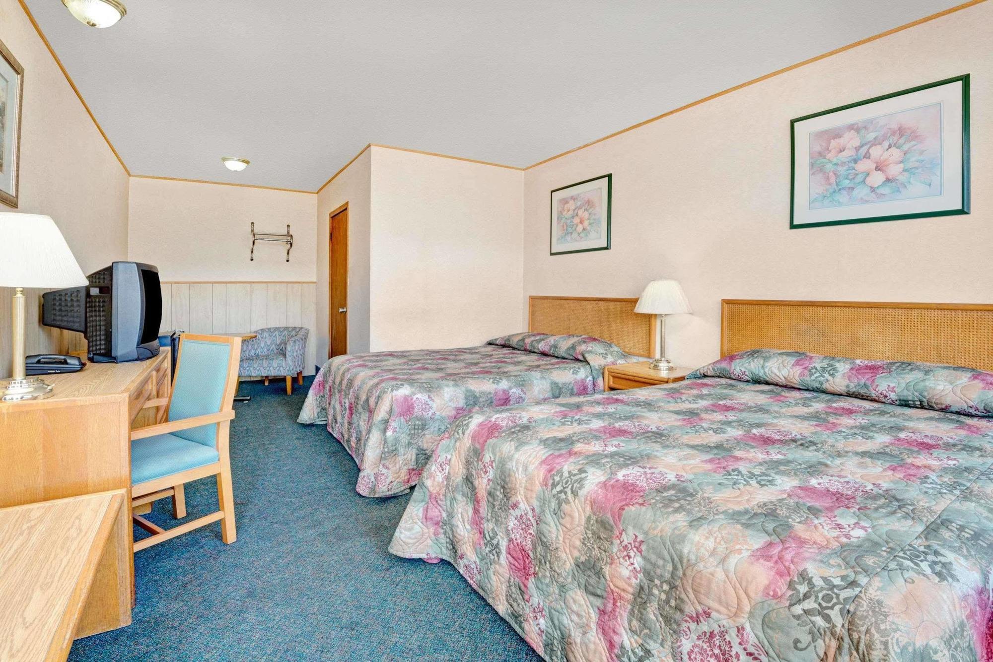 Weber Inn Китченер Экстерьер фото