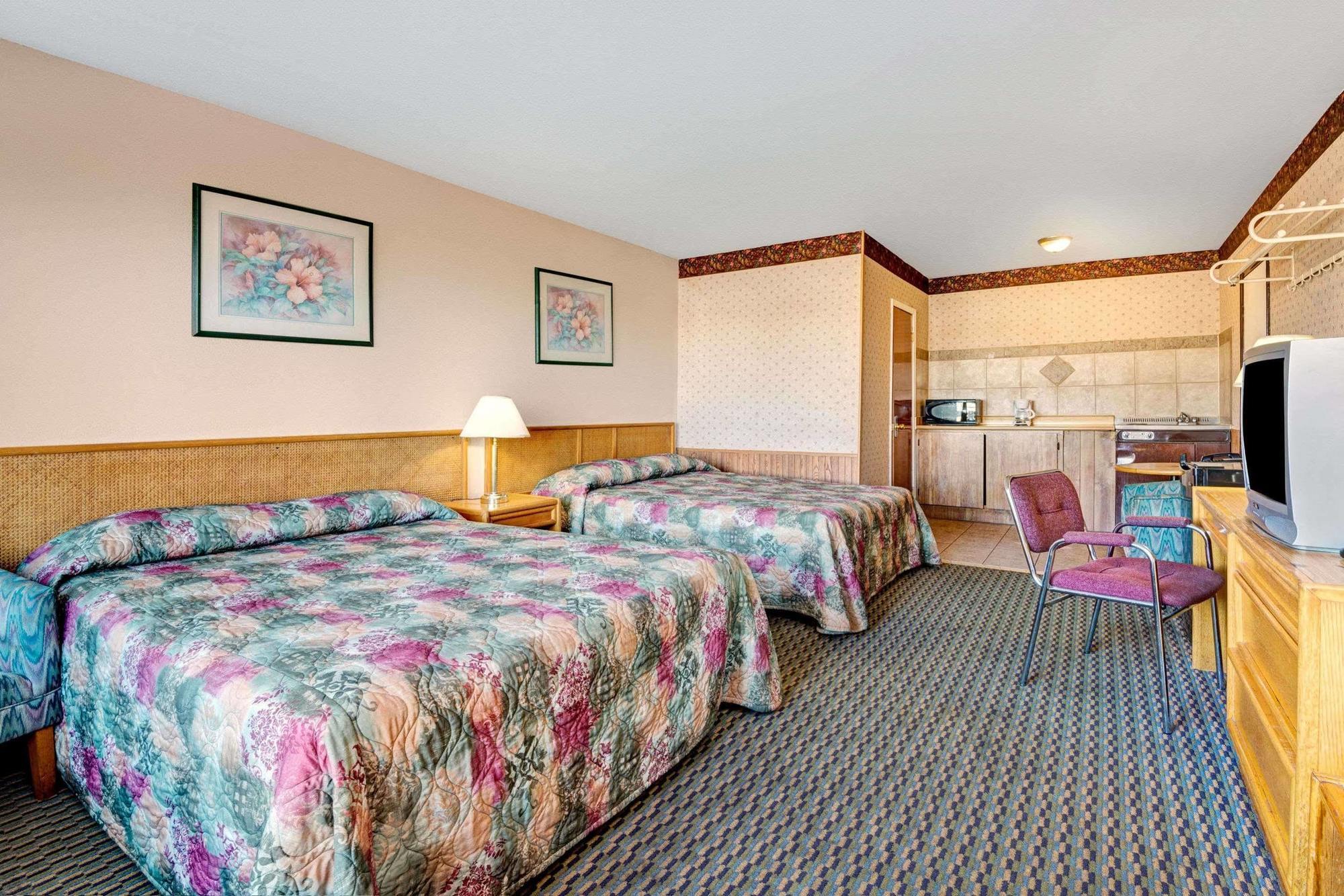 Weber Inn Китченер Экстерьер фото