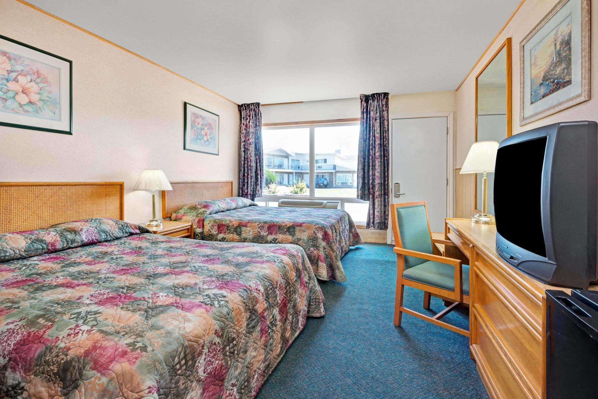 Weber Inn Китченер Экстерьер фото